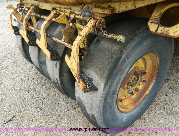 image for item J8977 Bros Inc SP3000 pneumatic roller