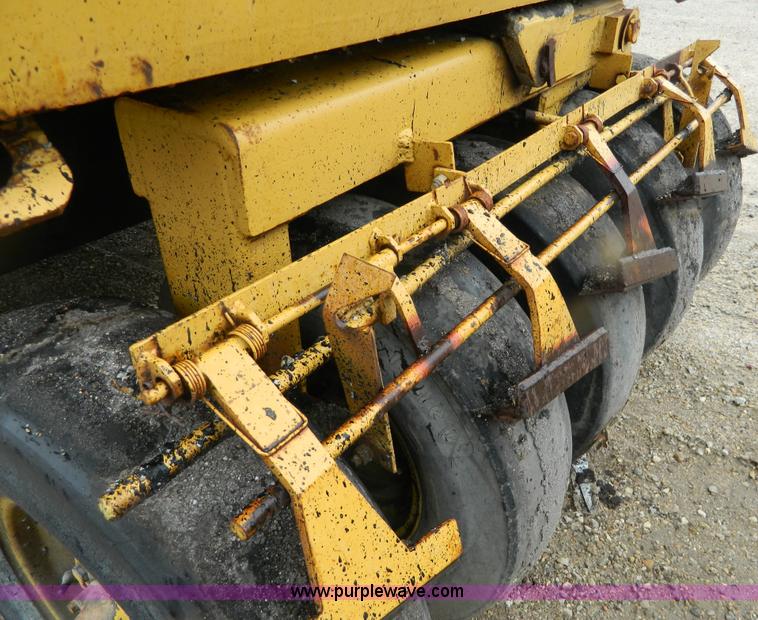 image for item J8977 Bros Inc SP3000 pneumatic roller