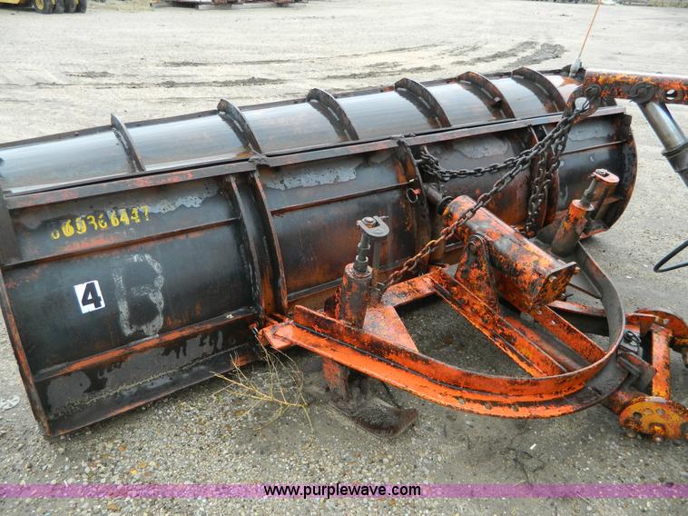 image for item J8978 1982 International S1700 dump truck