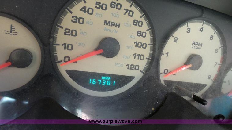 image for item K4073 2000 Dodge Neon