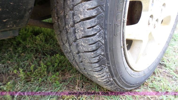 image for item K4073 2000 Dodge Neon