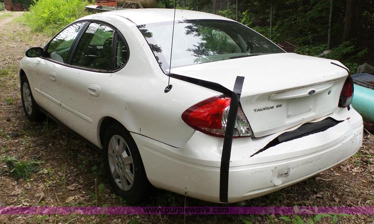 image for item K4176 2006 Ford Taurus
