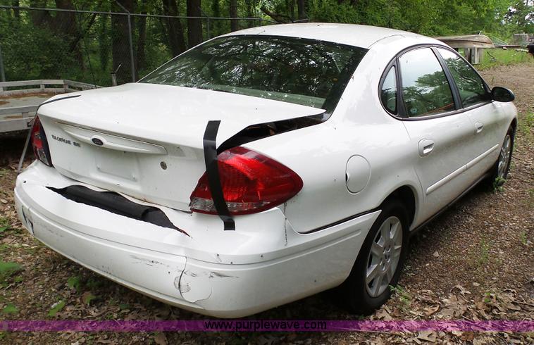 image for item K4176 2006 Ford Taurus