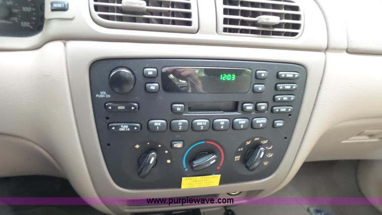 image for item K4176 2006 Ford Taurus