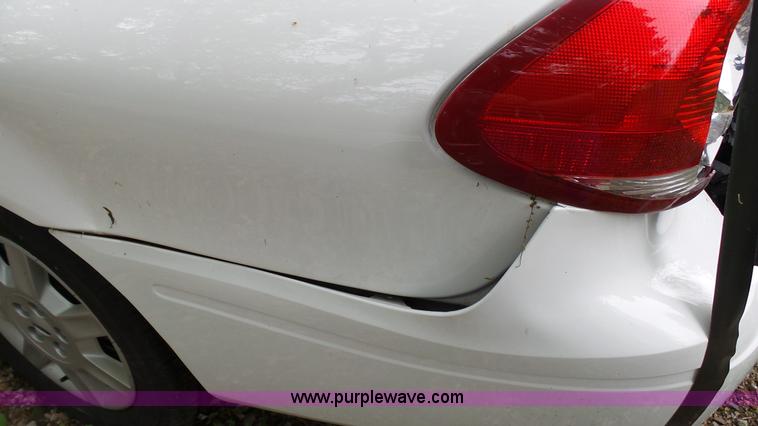 image for item K4176 2006 Ford Taurus