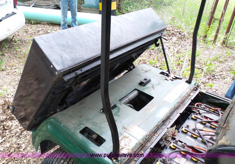 image for item K4177 2006 Yamaha U-Max golf cart