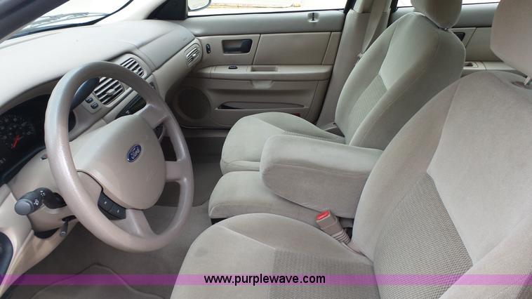 image for item K4178 2006 Ford Taurus