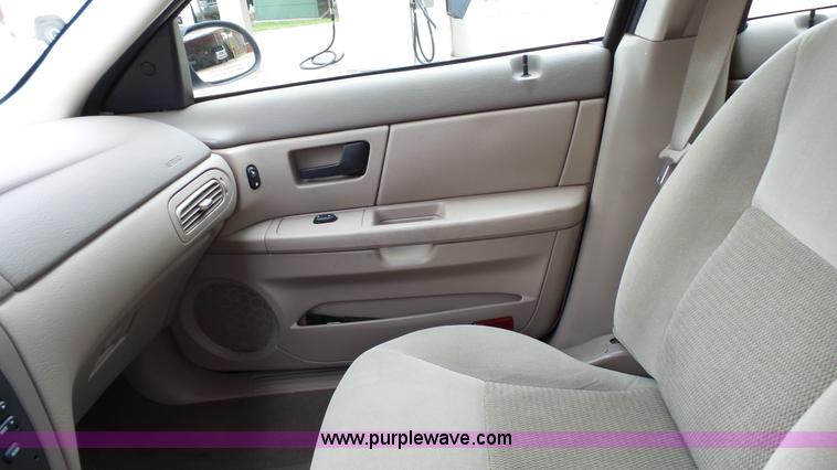 image for item K4178 2006 Ford Taurus