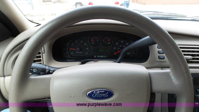 image for item K4178 2006 Ford Taurus