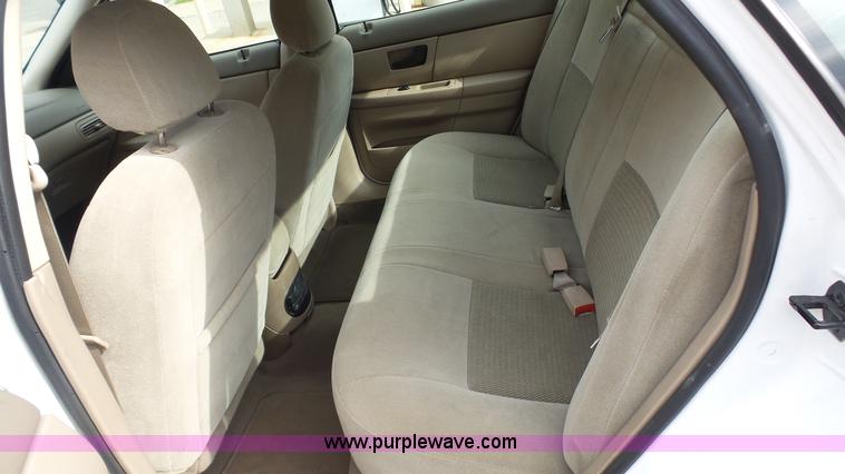 image for item K4178 2006 Ford Taurus