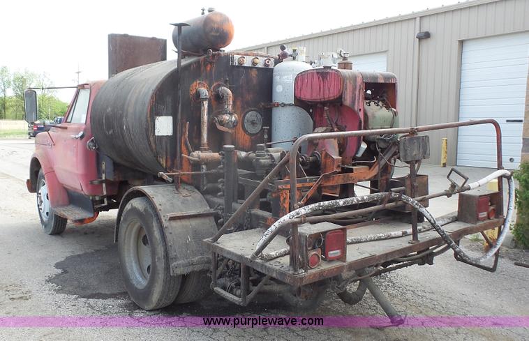 image for item K4513 1971 Chevrolet C40 oil distributor truck