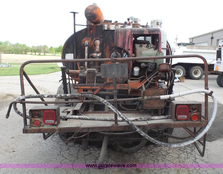 image for item K4513 1971 Chevrolet C40 oil distributor truck