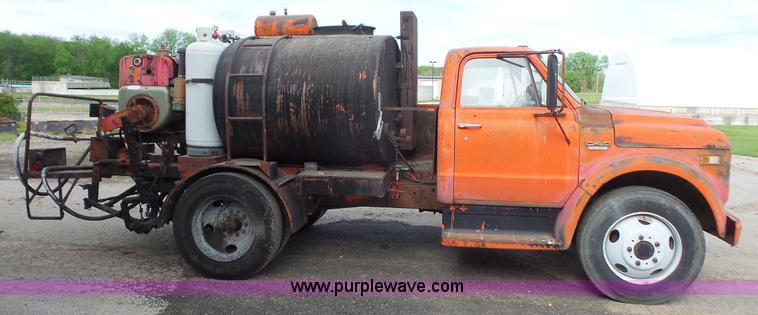 image for item K4513 1971 Chevrolet C40 oil distributor truck