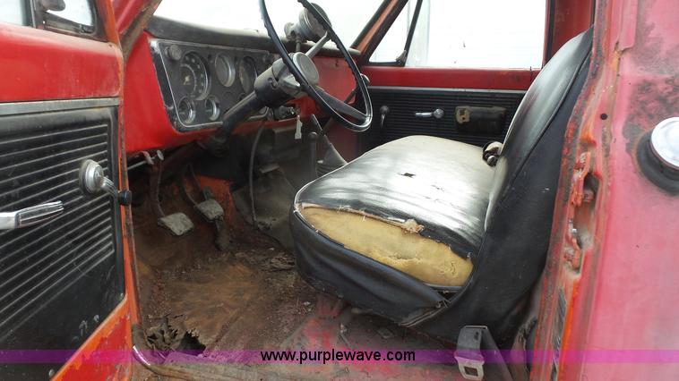 image for item K4513 1971 Chevrolet C40 oil distributor truck