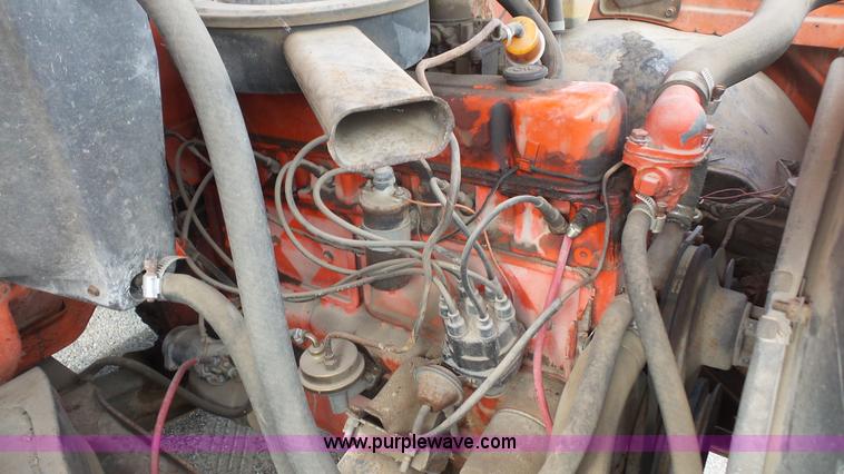 image for item K4513 1971 Chevrolet C40 oil distributor truck