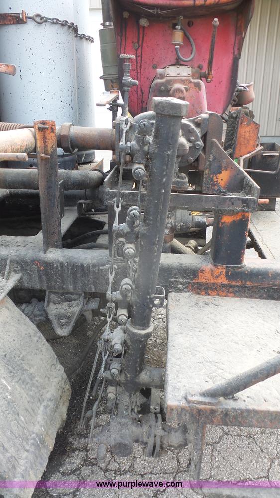 image for item K4513 1971 Chevrolet C40 oil distributor truck