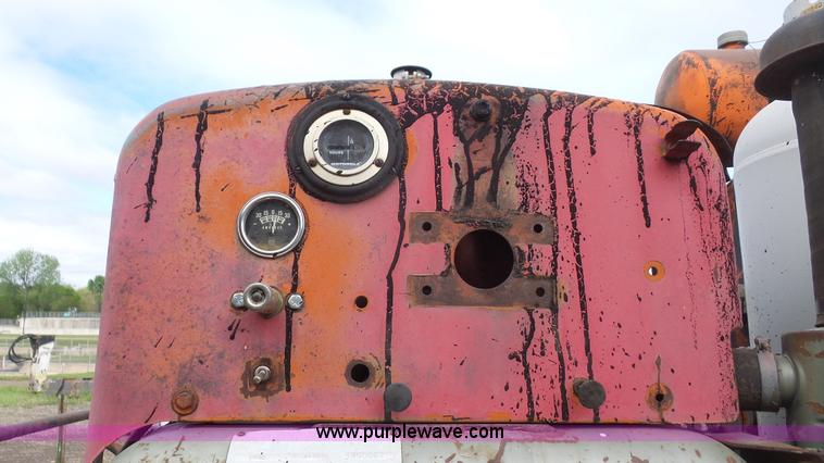 image for item K4513 1971 Chevrolet C40 oil distributor truck