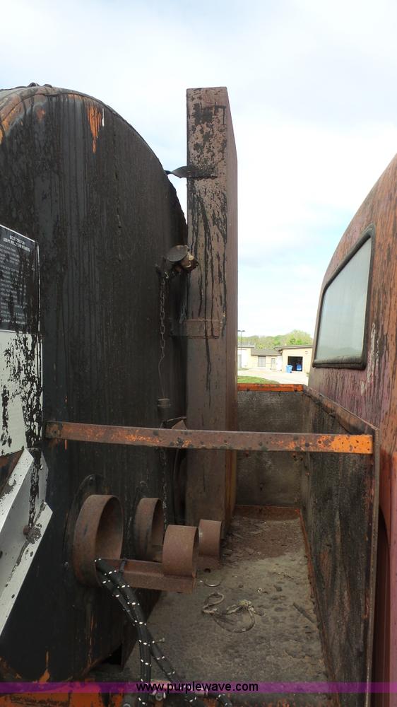 image for item K4513 1971 Chevrolet C40 oil distributor truck