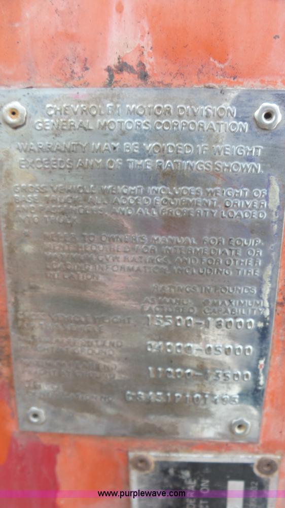 image for item K4513 1971 Chevrolet C40 oil distributor truck