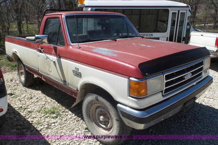 image for item K5240 1991 Ford F250 pickup truck