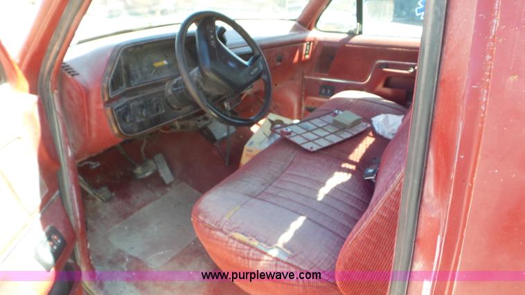 image for item K5240 1991 Ford F250 pickup truck