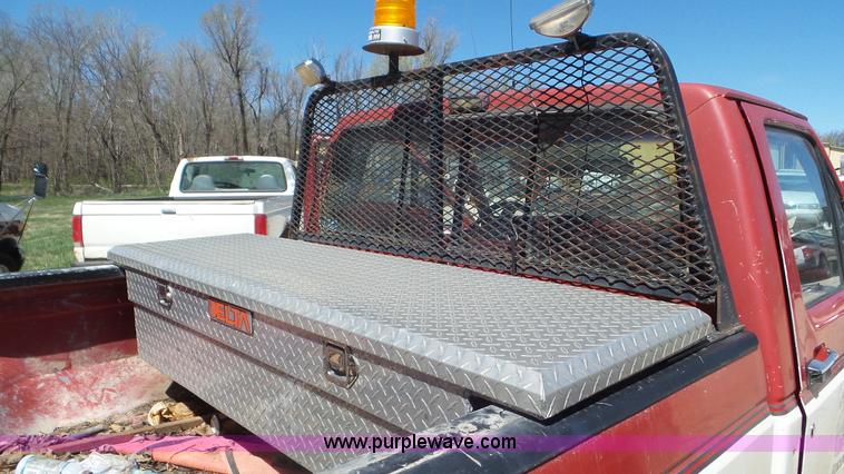 image for item K5240 1991 Ford F250 pickup truck
