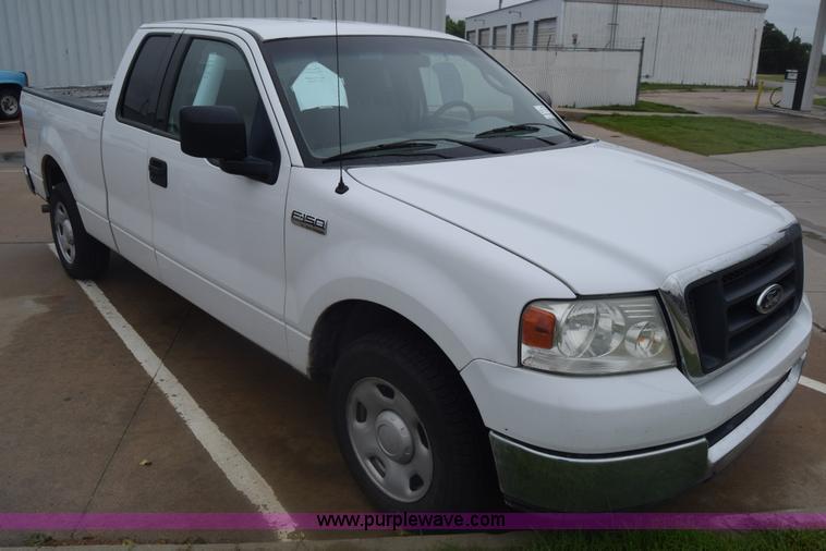 image for item K6540 2004 Ford F150 SuperCab pickup truck