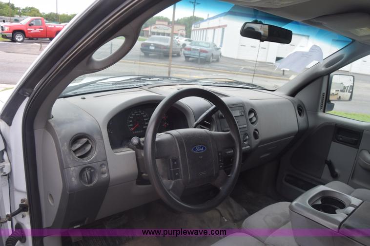 image for item K6540 2004 Ford F150 SuperCab pickup truck