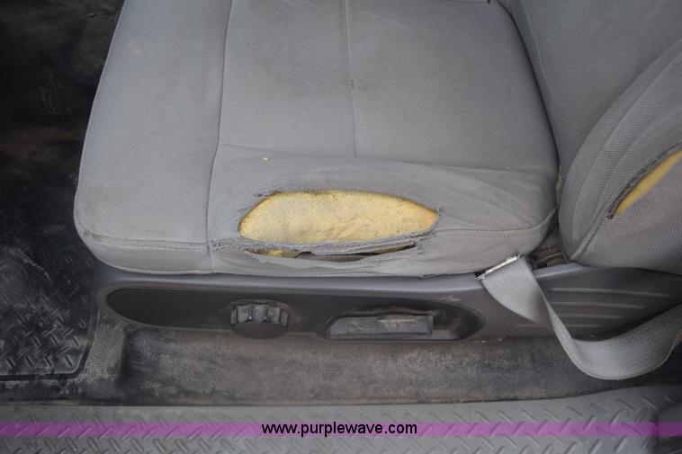 image for item K6540 2004 Ford F150 SuperCab pickup truck