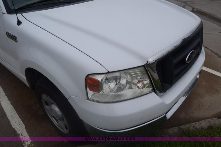 image for item K6540 2004 Ford F150 SuperCab pickup truck