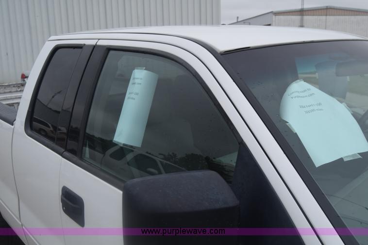image for item K6540 2004 Ford F150 SuperCab pickup truck
