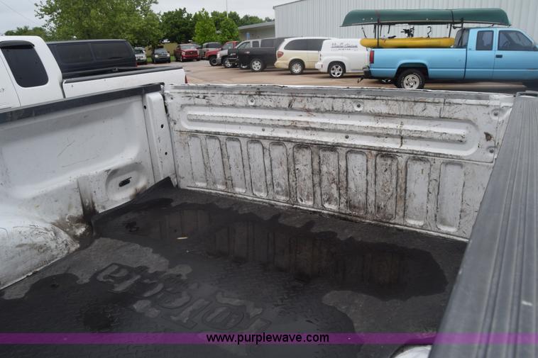 image for item K6540 2004 Ford F150 SuperCab pickup truck