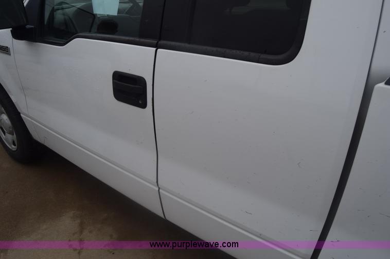 image for item K6540 2004 Ford F150 SuperCab pickup truck