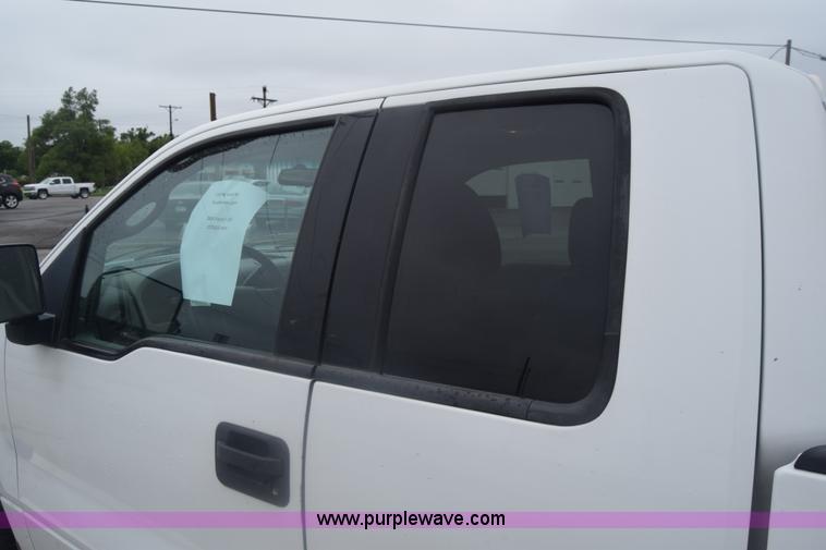 image for item K6540 2004 Ford F150 SuperCab pickup truck