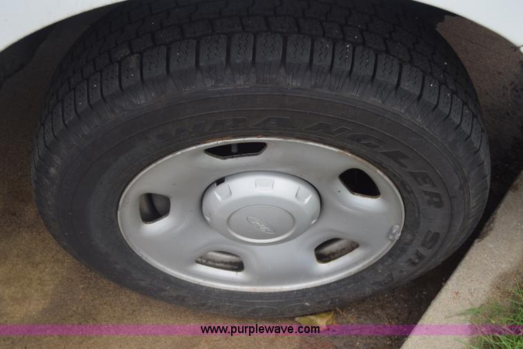 image for item K6540 2004 Ford F150 SuperCab pickup truck