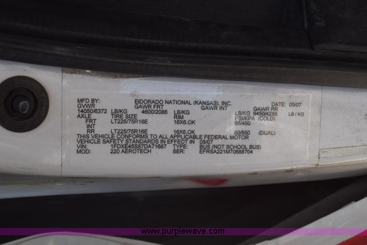 image for item K6572 2007 Ford Econoline E450 bus