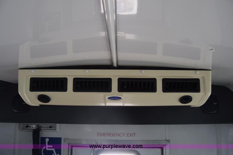 image for item K6572 2007 Ford Econoline E450 bus