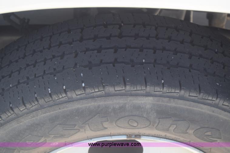 image for item K6572 2007 Ford Econoline E450 bus