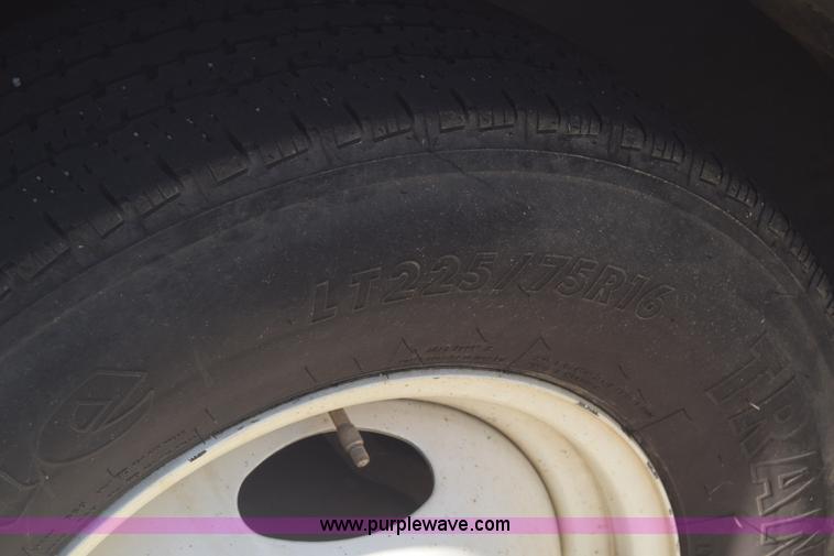 image for item K6572 2007 Ford Econoline E450 bus