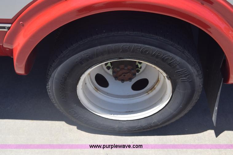 image for item K6572 2007 Ford Econoline E450 bus