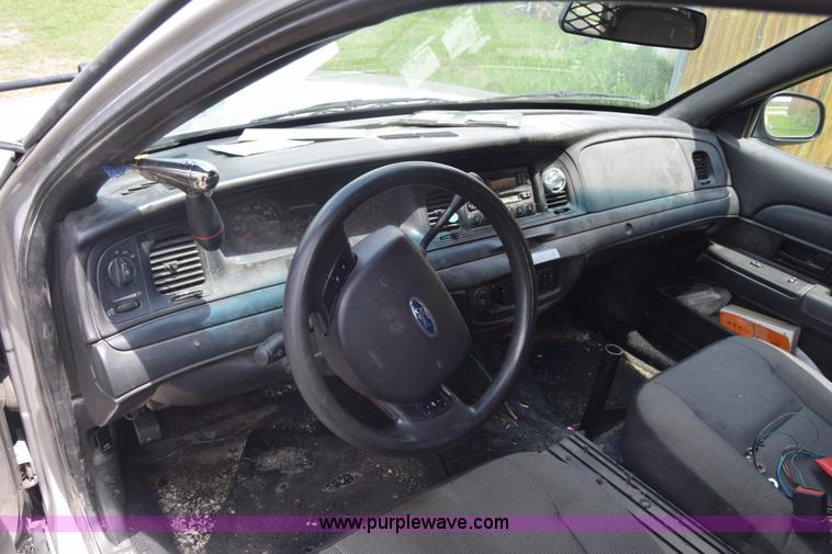 image for item K6631 2006 Ford Crown Victoria Police Interceptor