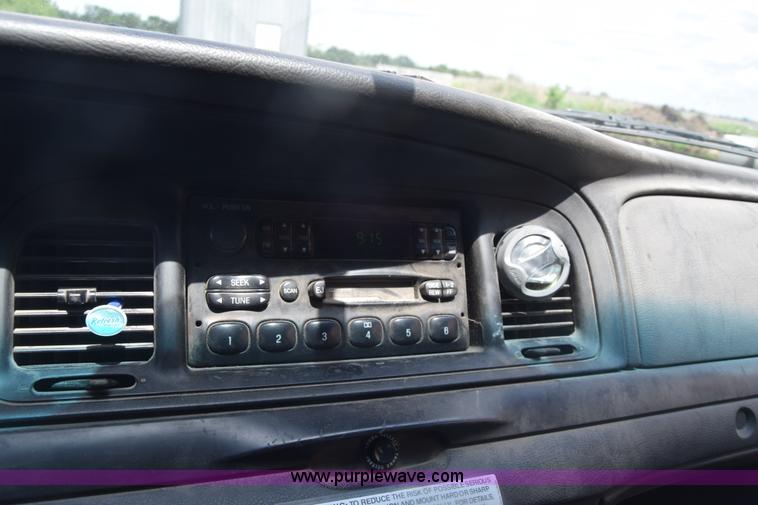 image for item K6631 2006 Ford Crown Victoria Police Interceptor