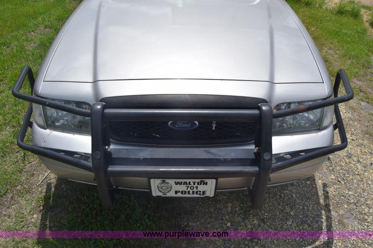 image for item K6631 2006 Ford Crown Victoria Police Interceptor