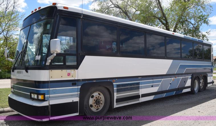 image for item K6709 1993 MCI 102-C3 passenger bus