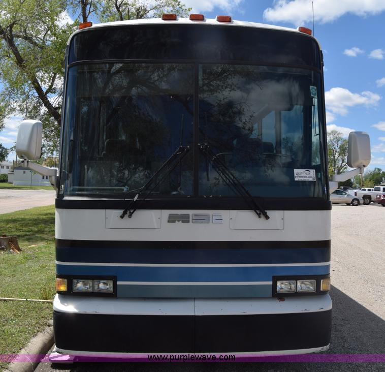 image for item K6709 1993 MCI 102-C3 passenger bus