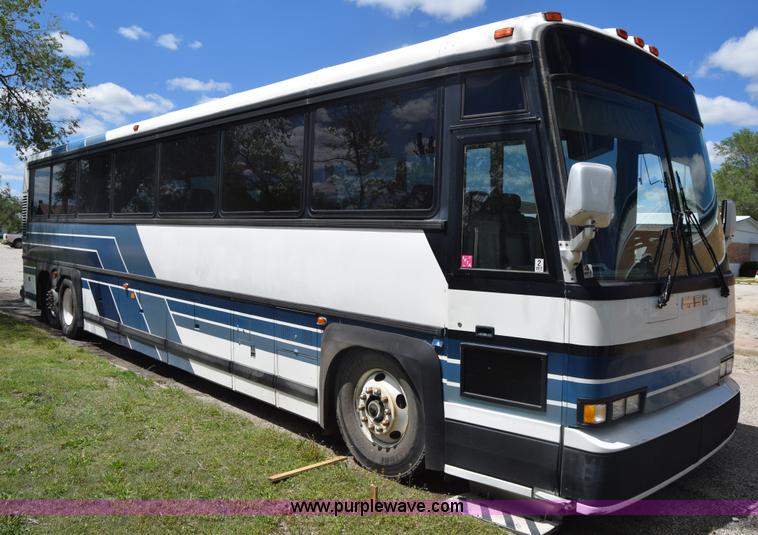 image for item K6709 1993 MCI 102-C3 passenger bus