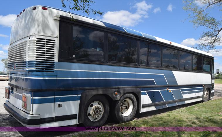 image for item K6709 1993 MCI 102-C3 passenger bus