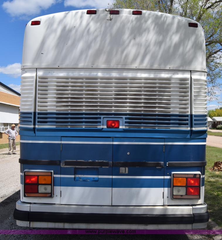 image for item K6709 1993 MCI 102-C3 passenger bus