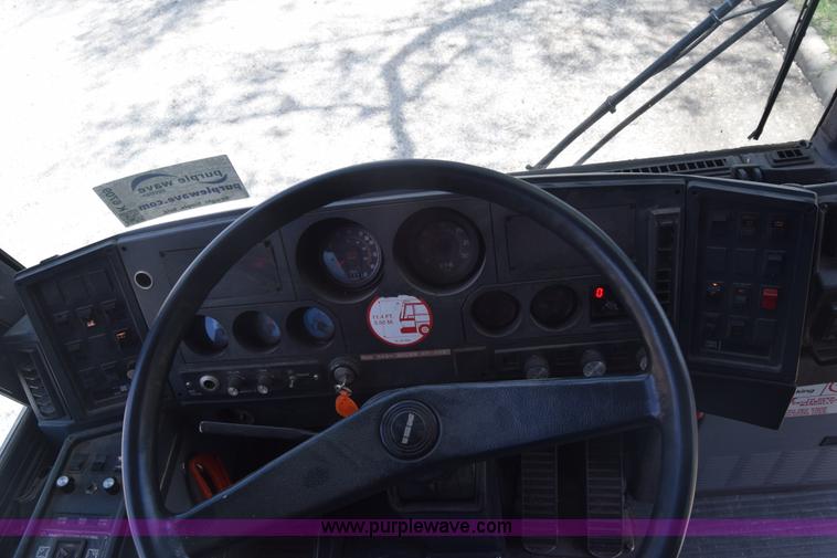 image for item K6709 1993 MCI 102-C3 passenger bus