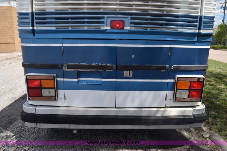image for item K6709 1993 MCI 102-C3 passenger bus